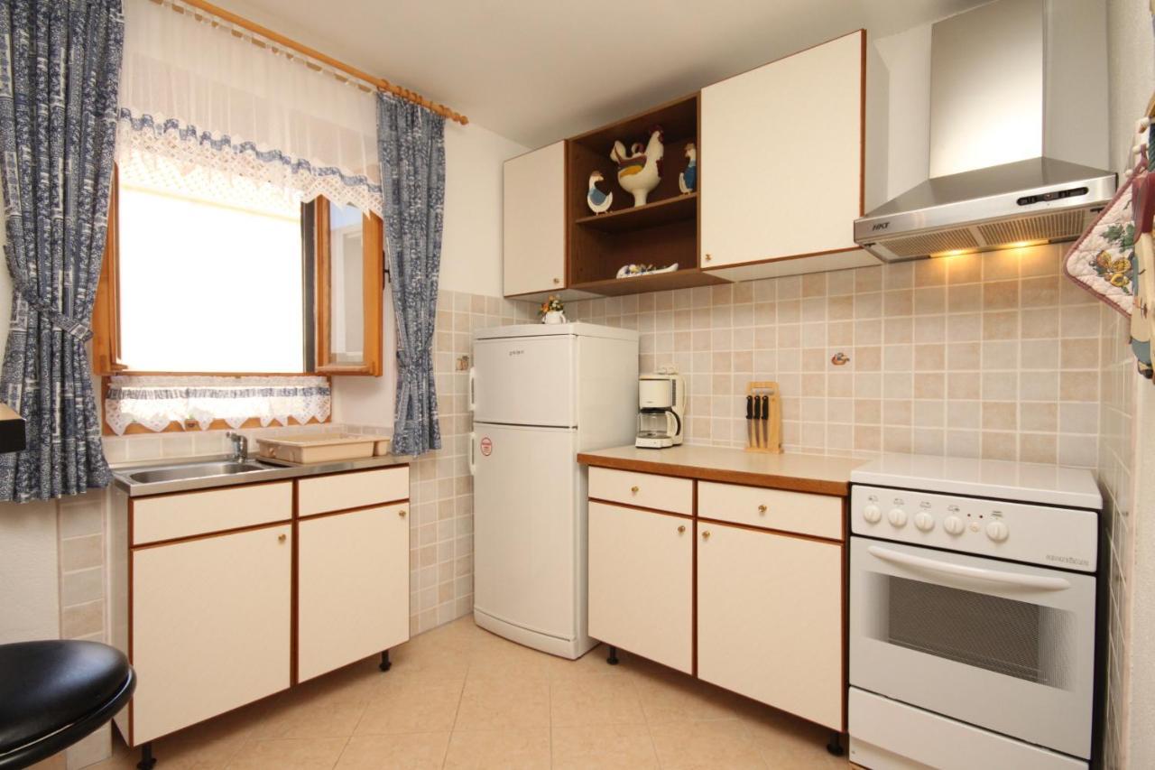 Apartments With A Parking Space Sali, Dugi Otok - 8084 외부 사진